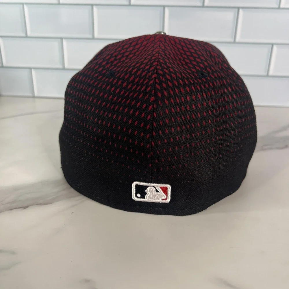 Arizona‎ Diamondbacks Hat Cap Fitted Mens 7 1/2 Black Red MLB Baseball New Era